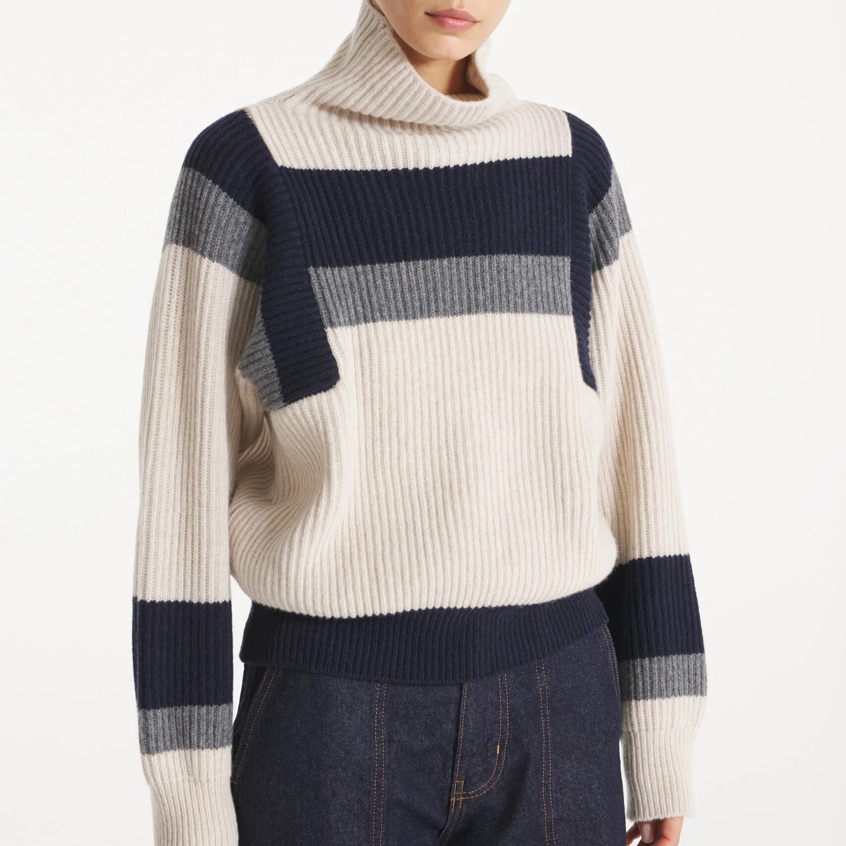 Selvina Stripes Sweater