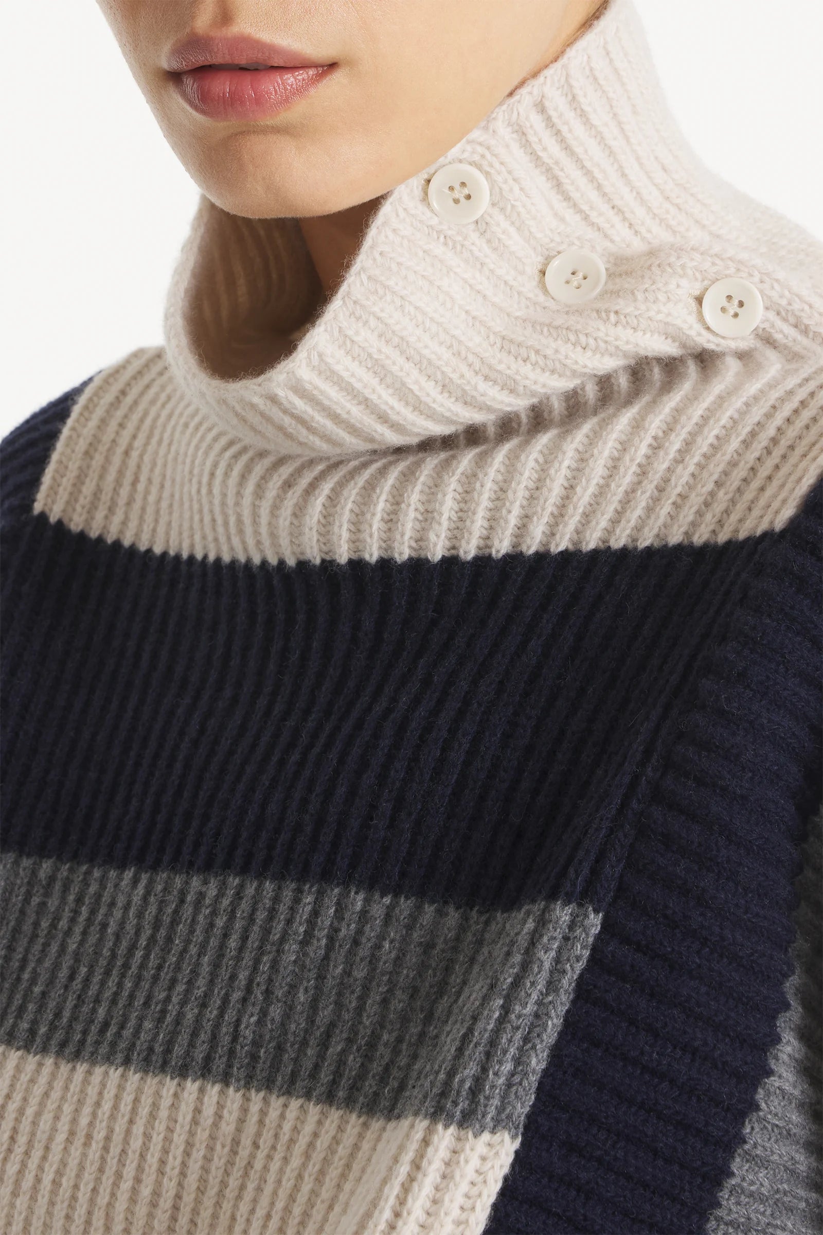 Selvina Stripes Sweater