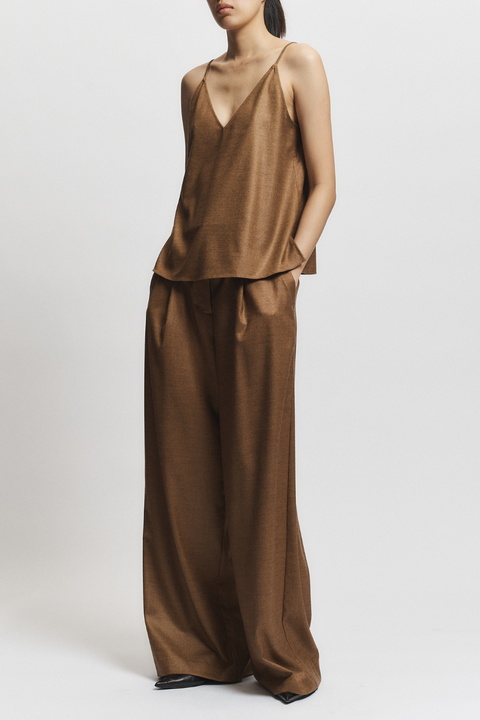 Nevin Mid-Waisted Trouser Clove