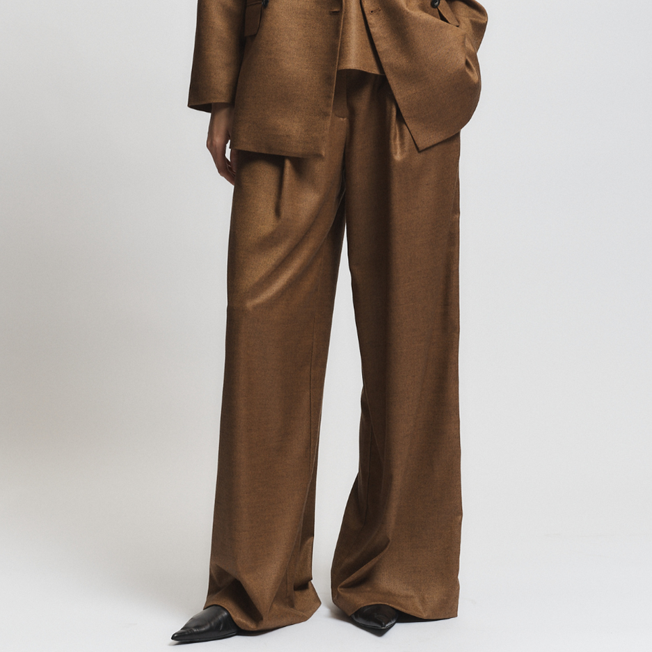 Nevin Mid-Waisted Trouser Clove