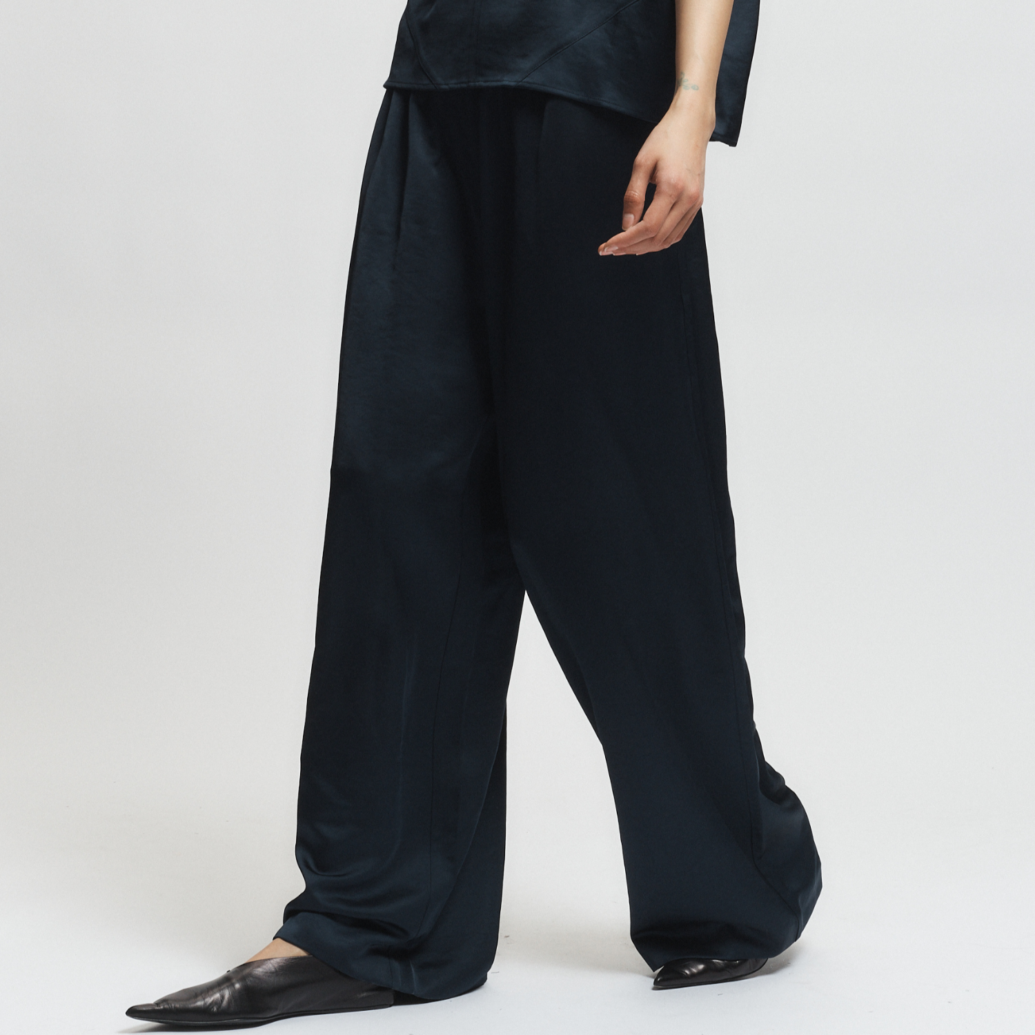Paige Pull-On Pant Navy