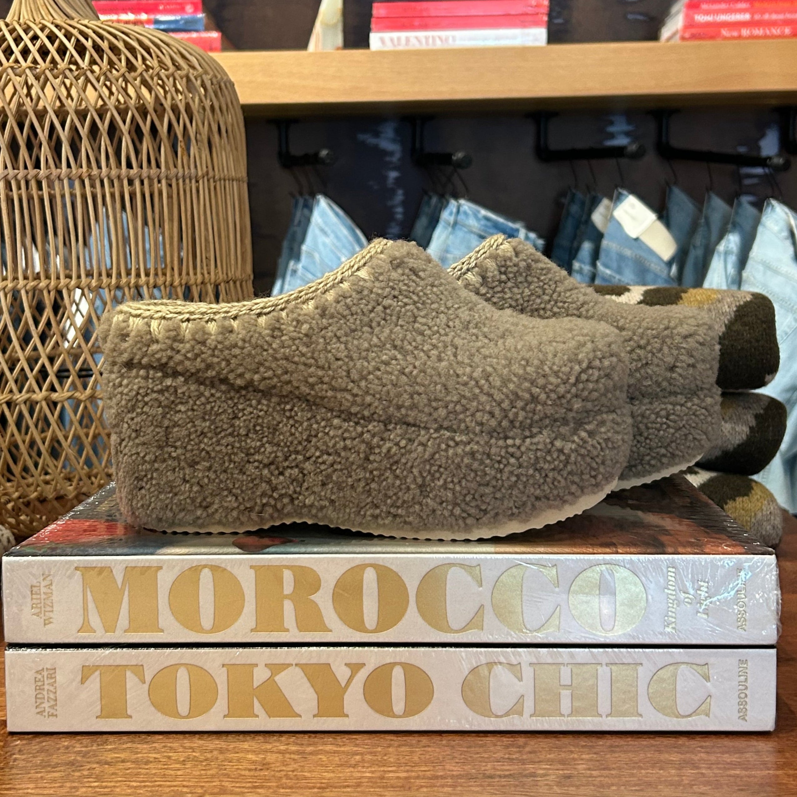 Curly Sheepskin Clog Elephant Grey