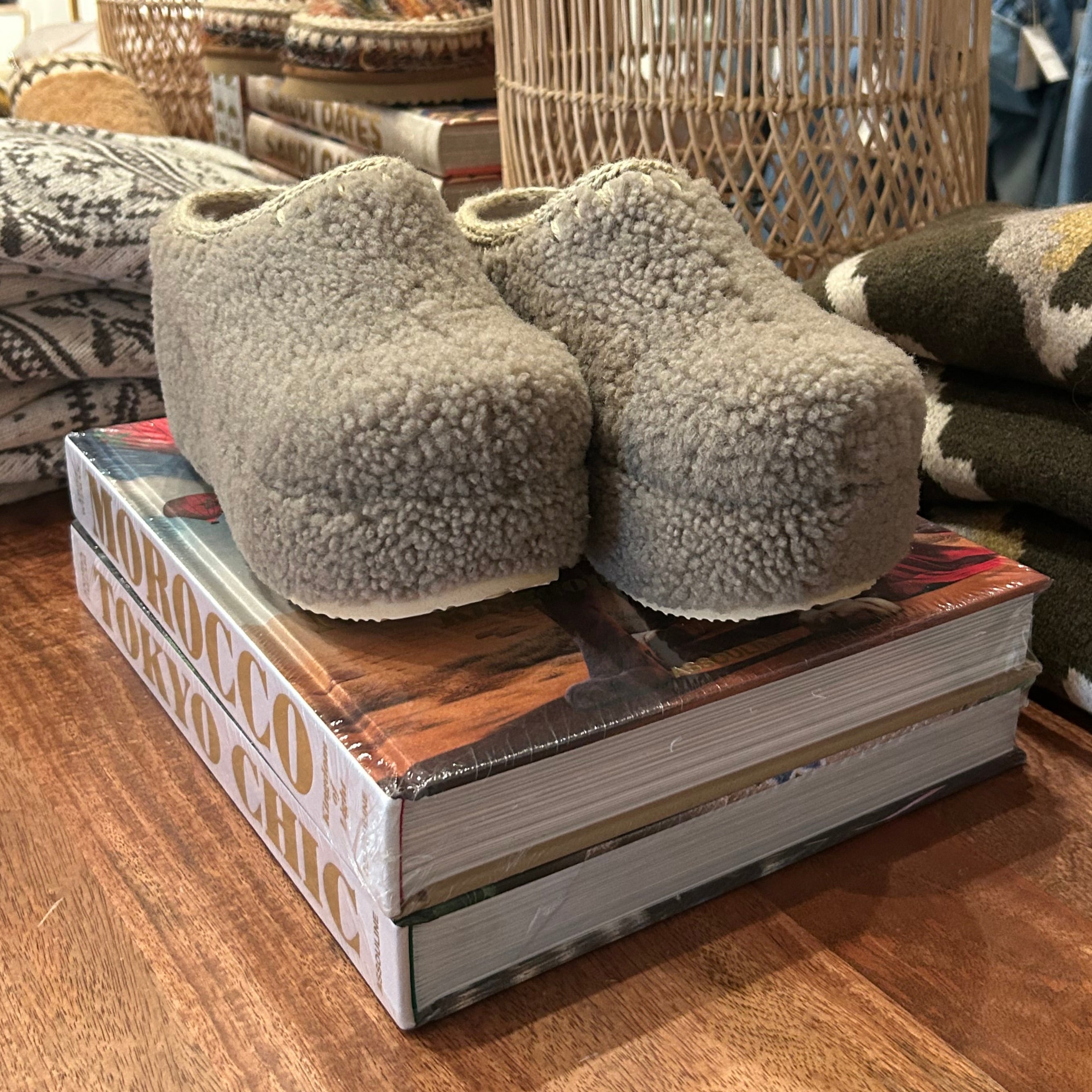 Curly Sheepskin Clog Elephant Grey