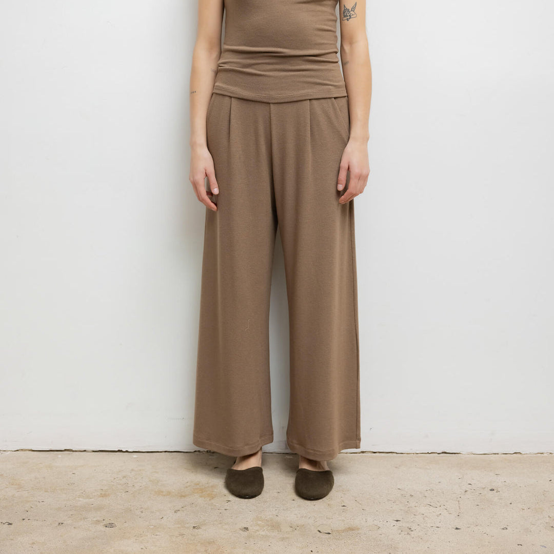 Lauren Crop Pleated Pant Walnut