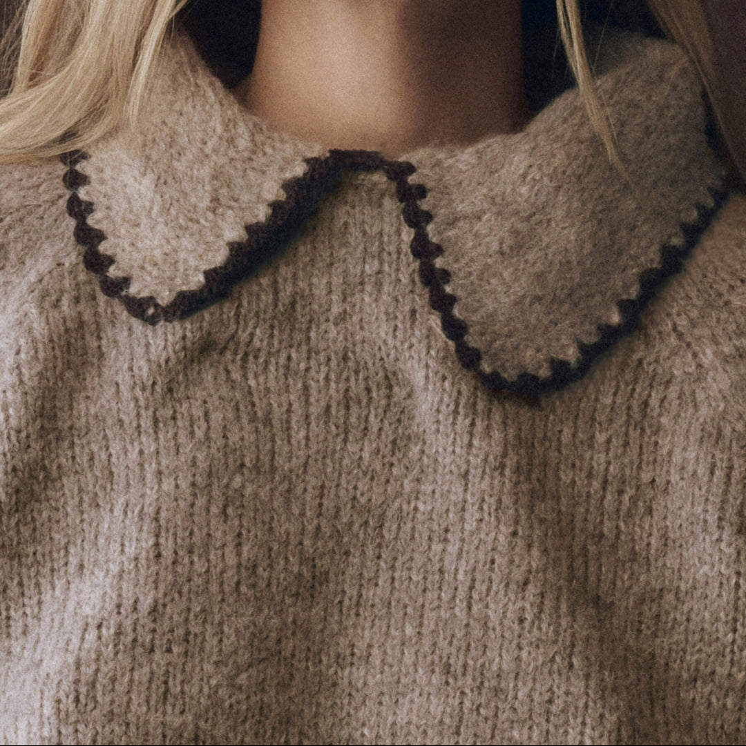 The Crochet Collar Pullover Oat/Brown
