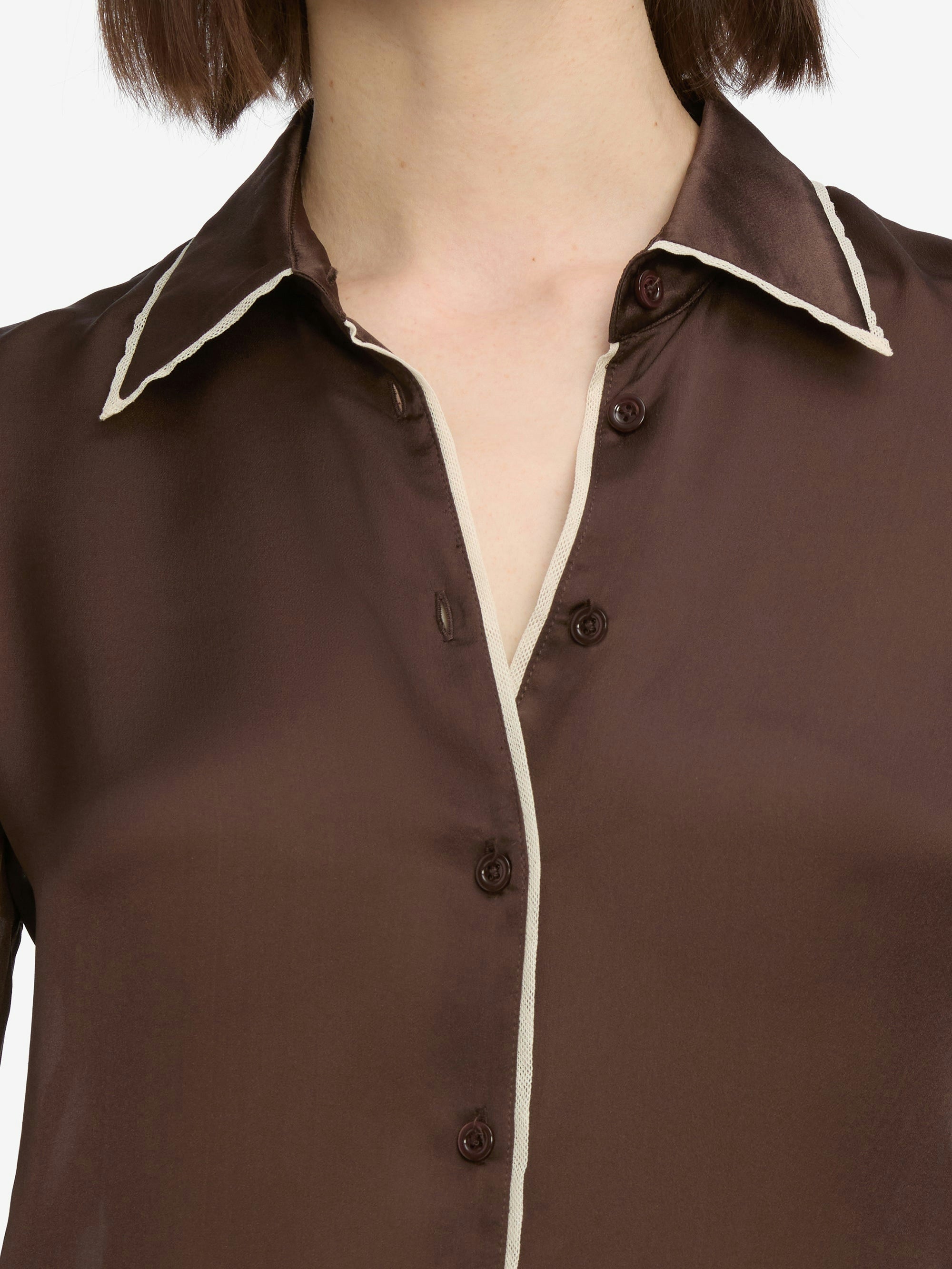 The Slim Essential Shirt Coffee