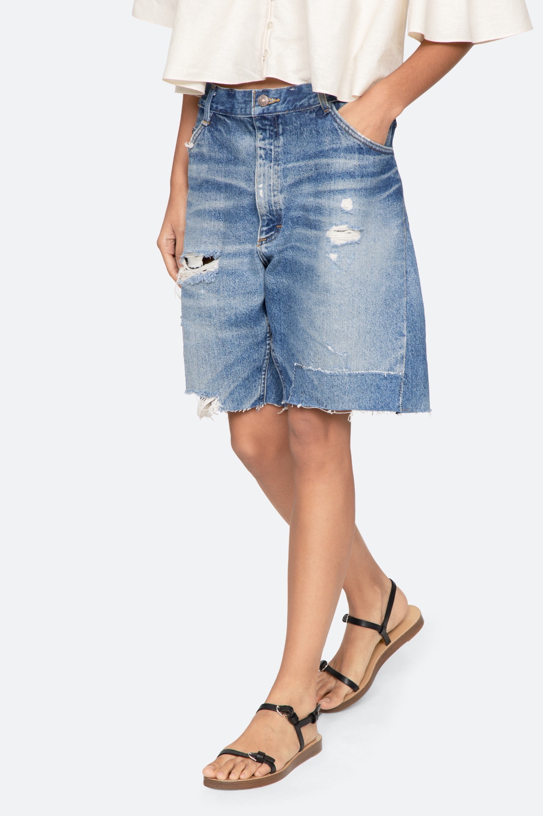 MILENE DENIM KNEE SHORTS (D1)