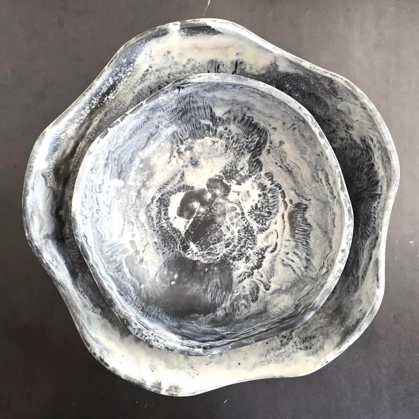 Large Wavy Resin Bowls Set of 2