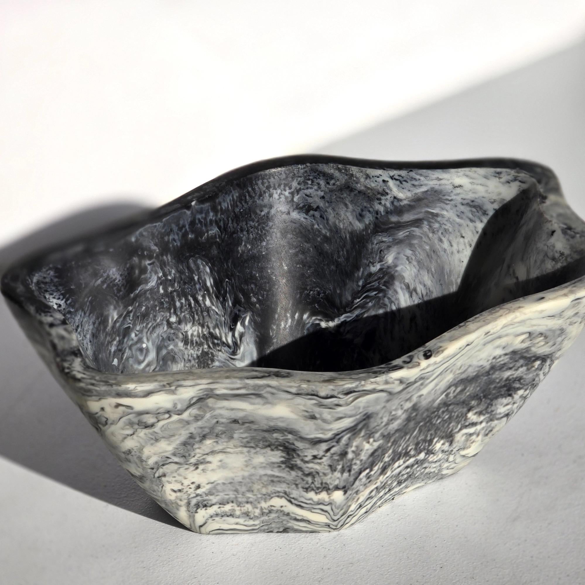 Organic Resin Entryway Catchall Bowl - Black + White