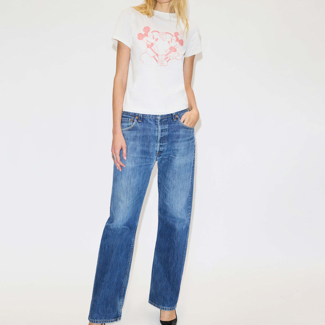 Classic Tee Disney Heart Hands Vintage White