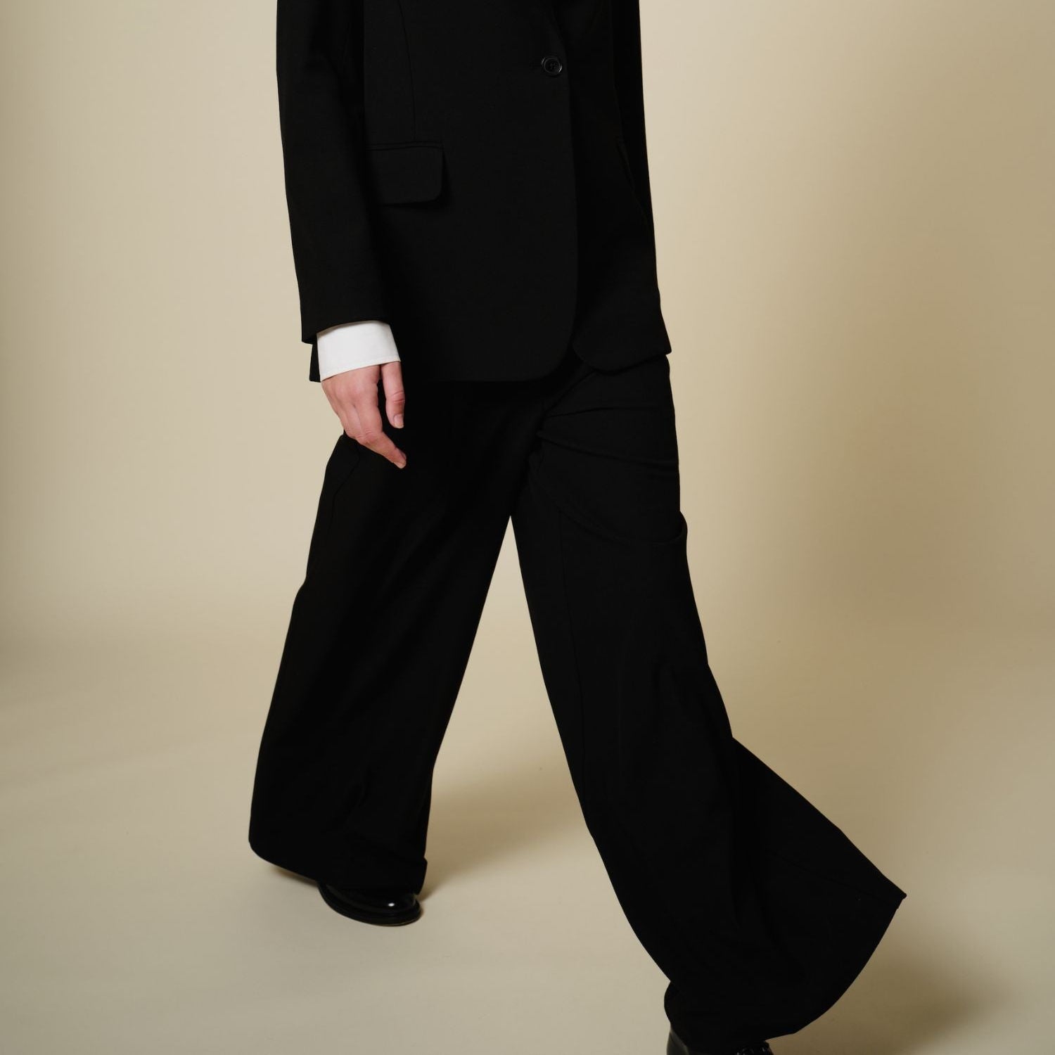 Tiffany Mid-Waisted Wideleg Trouser Black