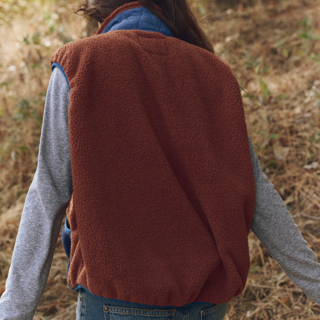 The Plush Tundra Vest Choco & Navy