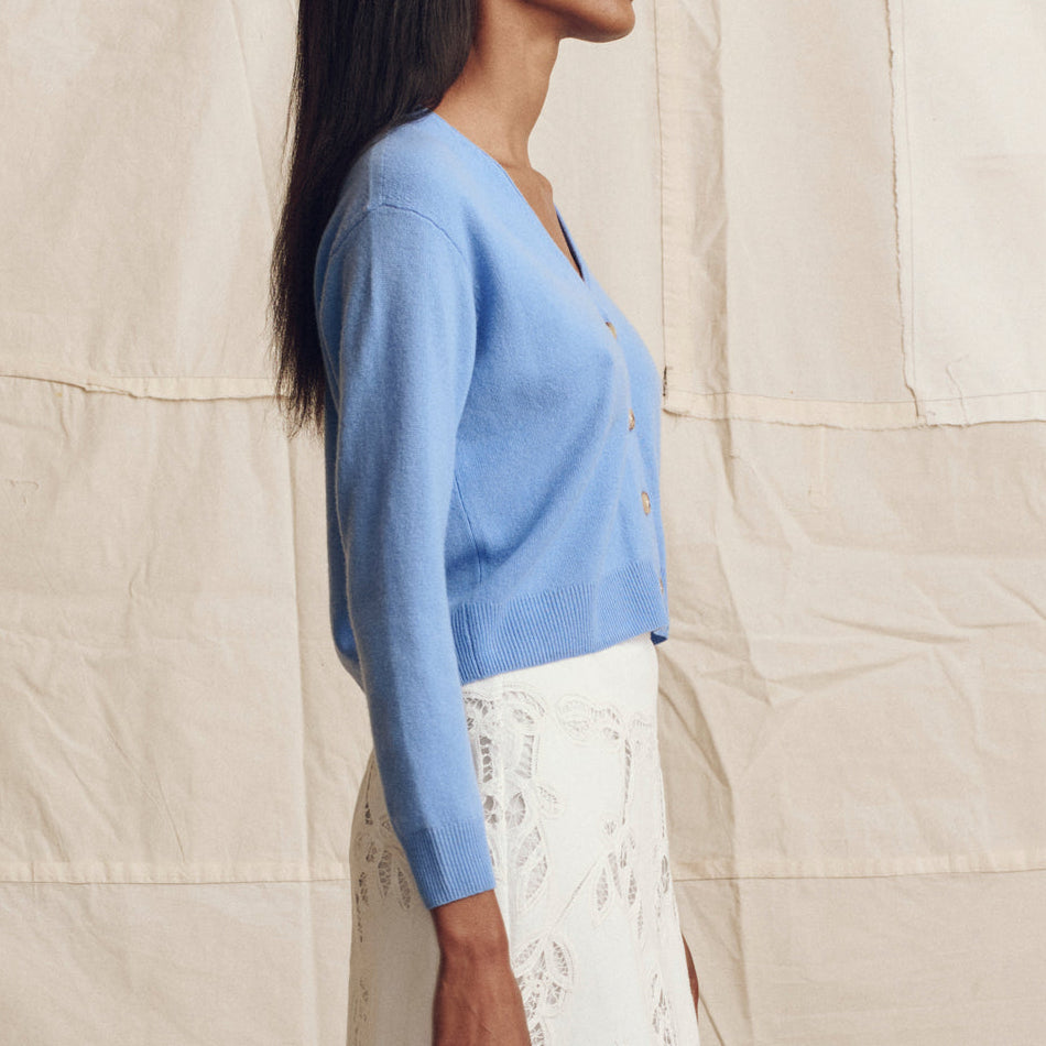 The Cashmere Tiny V Neck Cardi Soft Blue