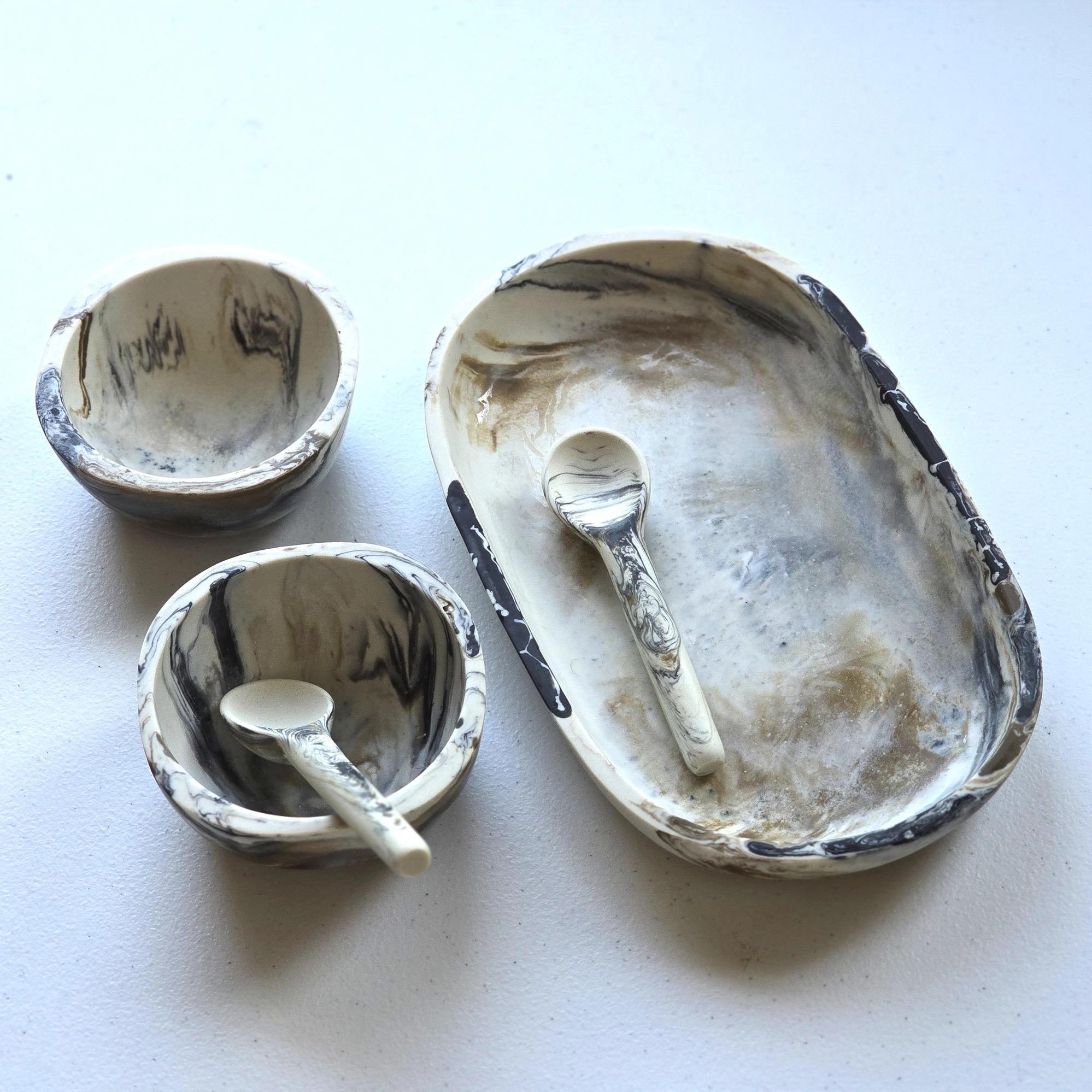 Resin Serving Set