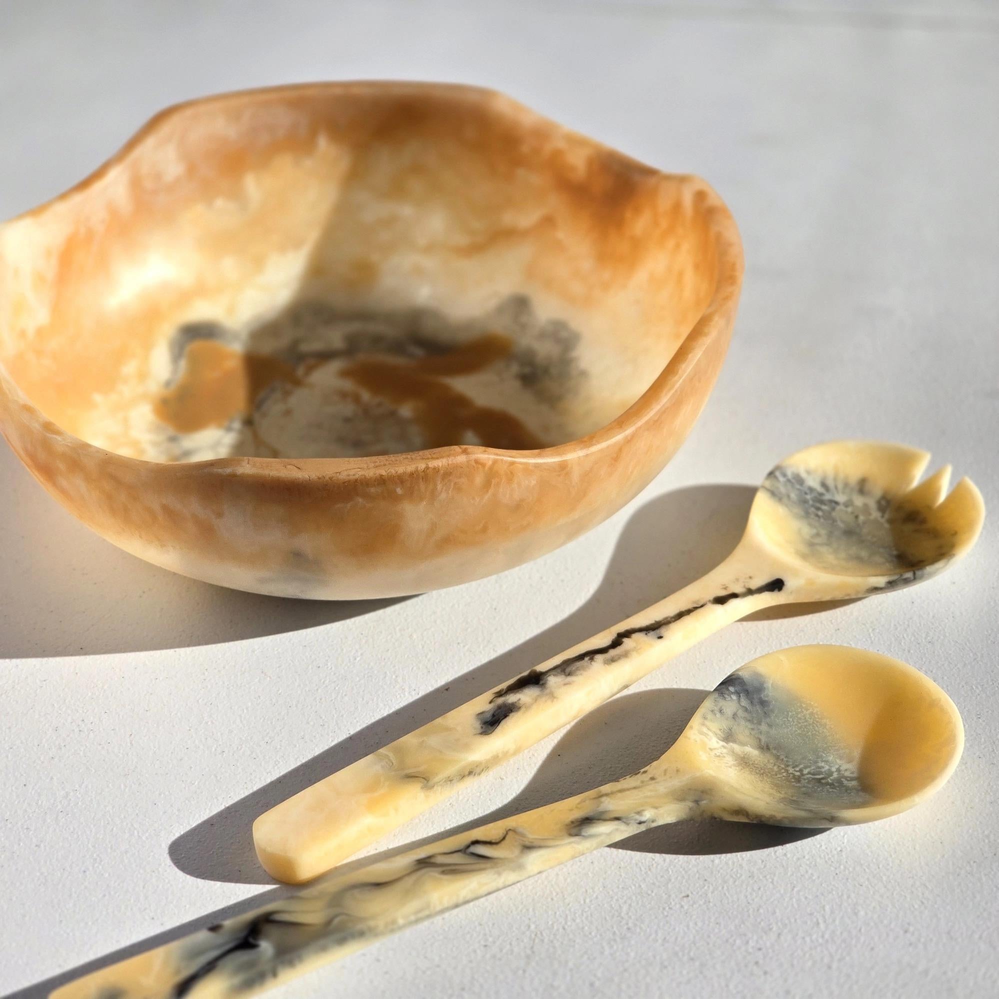 Wavy Resin Salad Serving Bowl w/Servers - Brown Marble